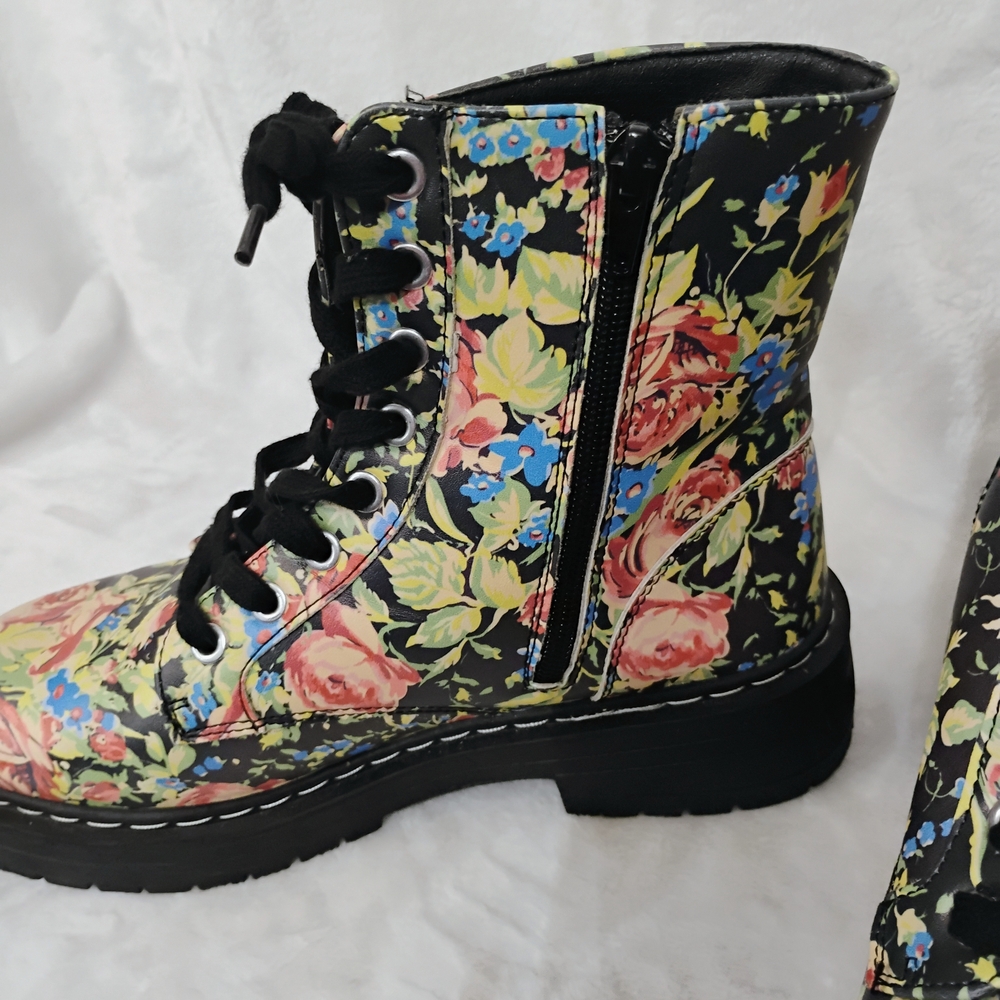 Sugar Kaedy Womens 7.5 Multicolor Floral Combat Boots Lace Up Side Zip - Picture 3 of 7